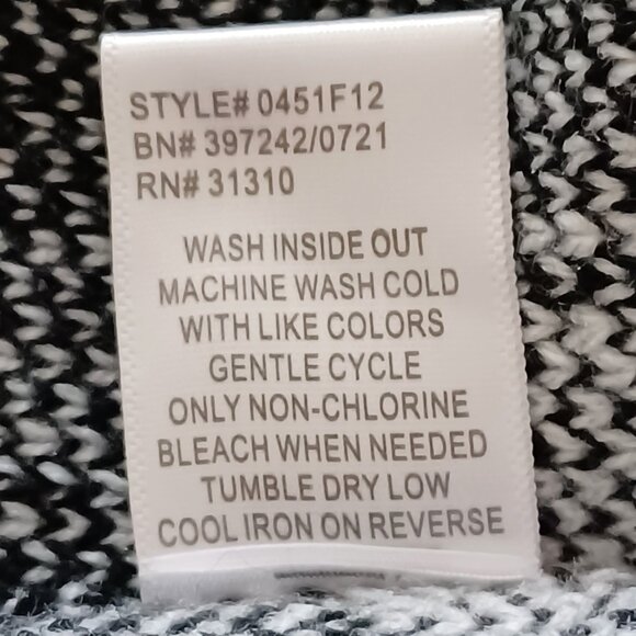 EUC Stitch Fix Fortune + Ivy "Sawyer" Black & White Plaid Cardigan Size Small - Picture 10 of 10